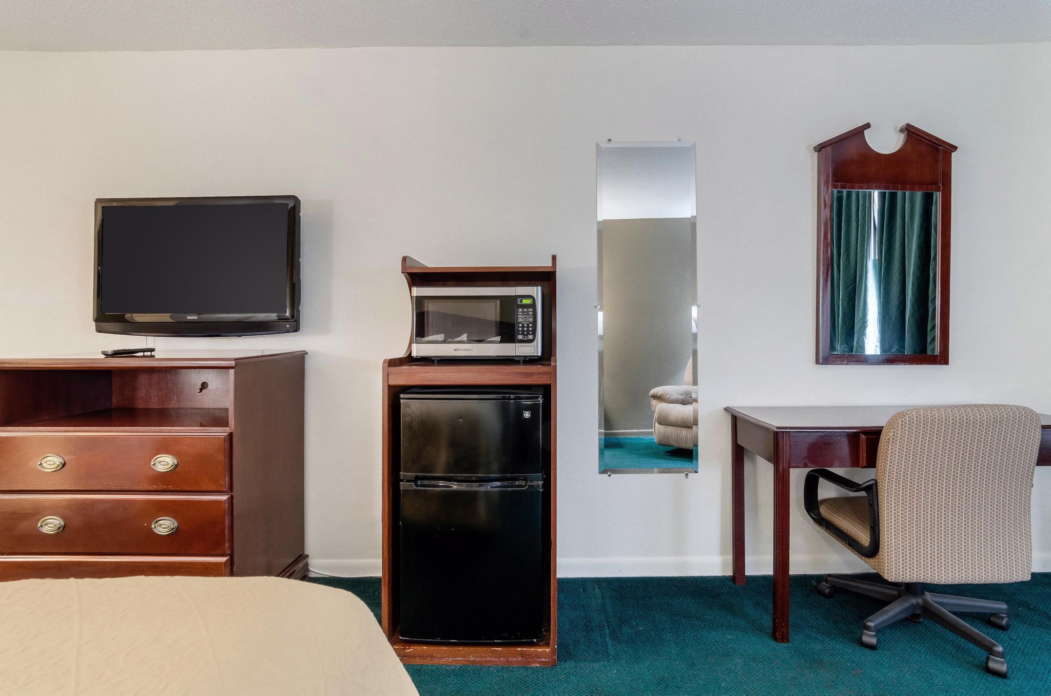 Colby Inn And Suites Экстерьер фото
